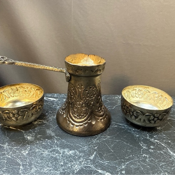 Traditional Turkish Coffee Pot W/ Two CupsAntique Silver Plated Vintage Floral - Picture 7 of 10